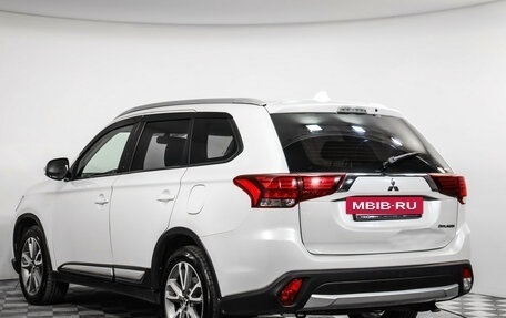 Mitsubishi Outlander III рестайлинг 3, 2016 год, 1 399 000 рублей, 8 фотография