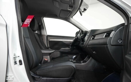 Mitsubishi Outlander III рестайлинг 3, 2016 год, 1 399 000 рублей, 20 фотография