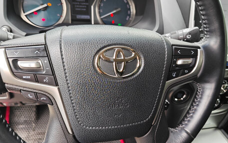 Toyota Land Cruiser Prado 150 рестайлинг 2, 2022 год, 8 500 000 рублей, 12 фотография