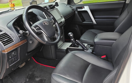 Toyota Land Cruiser Prado 150 рестайлинг 2, 2022 год, 8 500 000 рублей, 11 фотография