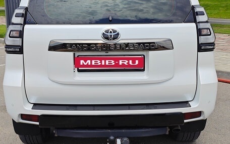 Toyota Land Cruiser Prado 150 рестайлинг 2, 2022 год, 8 500 000 рублей, 8 фотография
