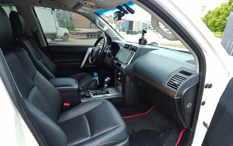 Toyota Land Cruiser Prado 150 рестайлинг 2, 2022 год, 8 500 000 рублей, 20 фотография