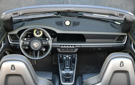 Porsche 911, 2021 год, 26 990 000 рублей, 13 фотография