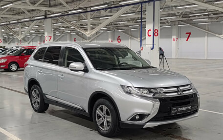 Mitsubishi Outlander III рестайлинг 3, 2018 год, 1 890 000 рублей, 3 фотография