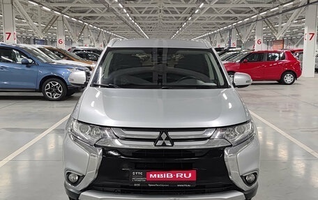 Mitsubishi Outlander III рестайлинг 3, 2018 год, 1 890 000 рублей, 2 фотография