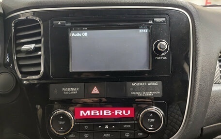Mitsubishi Outlander III рестайлинг 3, 2018 год, 1 890 000 рублей, 18 фотография