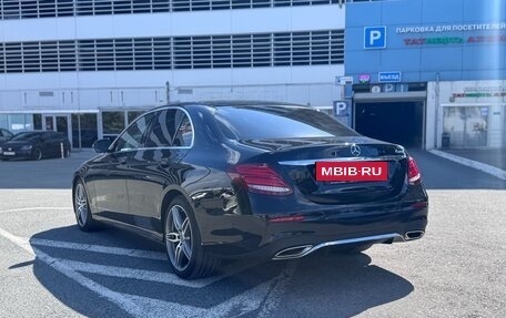 Mercedes-Benz E-Класс, 2019 год, 4 950 000 рублей, 3 фотография