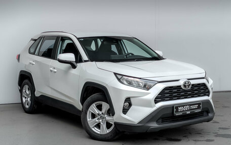 Toyota RAV4, 2021 год, 2 820 000 рублей, 3 фотография