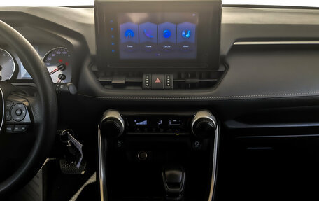 Toyota RAV4, 2021 год, 2 820 000 рублей, 15 фотография