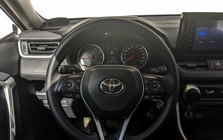 Toyota RAV4, 2021 год, 2 820 000 рублей, 21 фотография