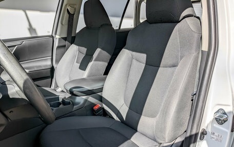 Toyota RAV4, 2021 год, 2 820 000 рублей, 20 фотография