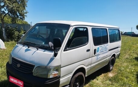 Toyota HiAce H100, 2000 год, 620 000 рублей, 1 фотография