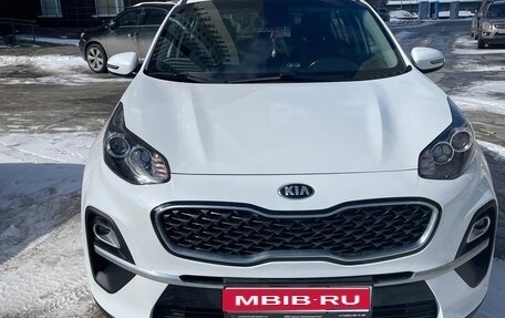 KIA Sportage IV рестайлинг, 2020 год, 2 490 000 рублей, 1 фотография