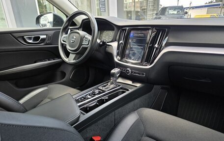 Volvo V60 Cross Country II, 2019 год, 3 450 000 рублей, 9 фотография