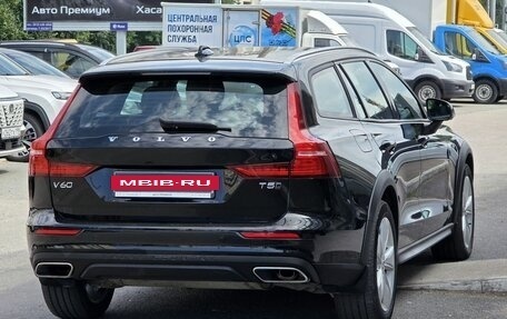 Volvo V60 Cross Country II, 2019 год, 3 450 000 рублей, 7 фотография