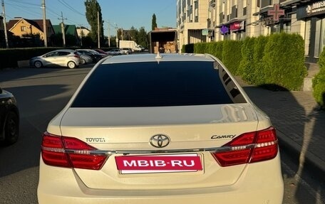 Toyota Camry, 2015 год, 1 900 000 рублей, 4 фотография