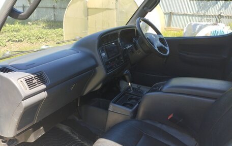 Toyota HiAce H100, 2000 год, 620 000 рублей, 10 фотография
