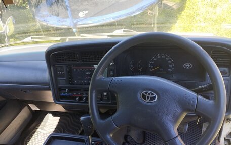 Toyota HiAce H100, 2000 год, 620 000 рублей, 9 фотография