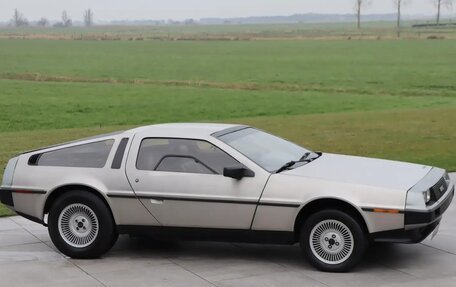 DeLorean DMC-12, 1981 год, 10 700 000 рублей, 4 фотография