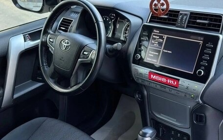 Toyota Land Cruiser Prado 150 рестайлинг 2, 2021 год, 6 100 000 рублей, 7 фотография