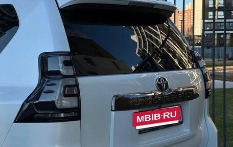 Toyota Land Cruiser Prado 150 рестайлинг 2, 2021 год, 6 100 000 рублей, 6 фотография