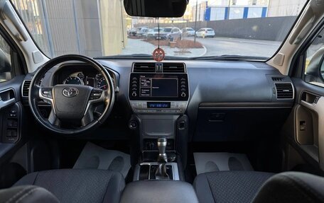 Toyota Land Cruiser Prado 150 рестайлинг 2, 2021 год, 6 100 000 рублей, 9 фотография
