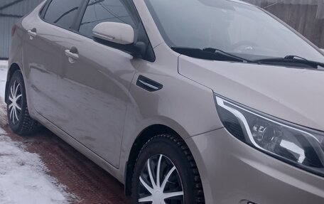 KIA Rio III рестайлинг, 2014 год, 870 000 рублей, 2 фотография