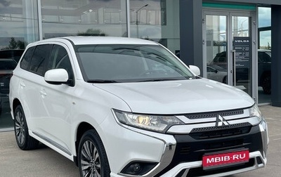 Mitsubishi Outlander III рестайлинг 3, 2022 год, 2 590 000 рублей, 1 фотография