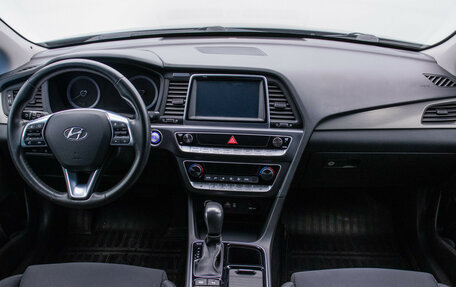 Hyundai Sonata VII, 2018 год, 1 700 000 рублей, 14 фотография