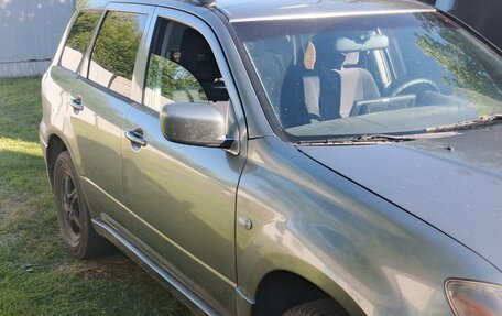 Mitsubishi Outlander III рестайлинг 3, 2003 год, 400 000 рублей, 2 фотография