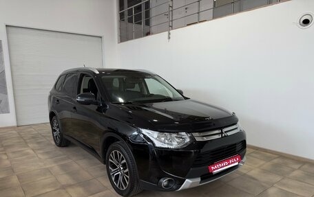 Mitsubishi Outlander III рестайлинг 3, 2014 год, 1 350 000 рублей, 2 фотография
