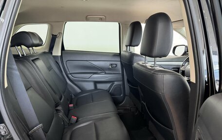 Mitsubishi Outlander III рестайлинг 3, 2014 год, 1 350 000 рублей, 15 фотография