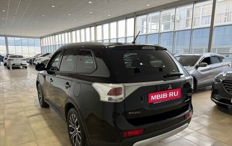 Mitsubishi Outlander III рестайлинг 3, 2014 год, 1 350 000 рублей, 6 фотография