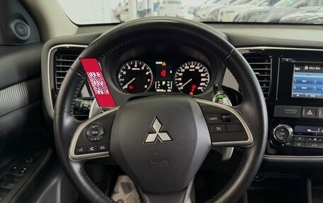 Mitsubishi Outlander III рестайлинг 3, 2014 год, 1 350 000 рублей, 11 фотография