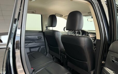 Mitsubishi Outlander III рестайлинг 3, 2014 год, 1 350 000 рублей, 24 фотография