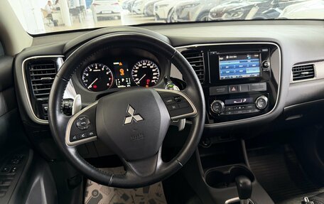 Mitsubishi Outlander III рестайлинг 3, 2014 год, 1 350 000 рублей, 32 фотография