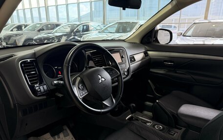 Mitsubishi Outlander III рестайлинг 3, 2014 год, 1 350 000 рублей, 30 фотография