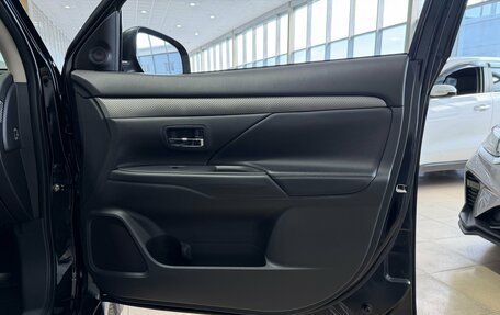 Mitsubishi Outlander III рестайлинг 3, 2014 год, 1 350 000 рублей, 25 фотография