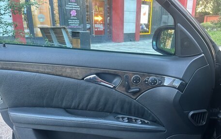 Mercedes-Benz E-Класс, 2002 год, 300 000 рублей, 12 фотография