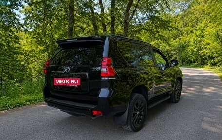 Toyota Land Cruiser Prado 150 рестайлинг 2, 2021 год, 5 699 000 рублей, 6 фотография