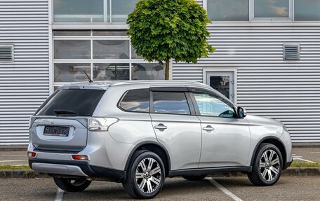 Mitsubishi Outlander III рестайлинг 3, 2014 год, 1 295 000 рублей, 6 фотография