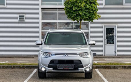 Mitsubishi Outlander III рестайлинг 3, 2014 год, 1 295 000 рублей, 2 фотография