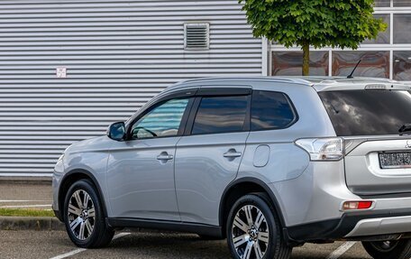 Mitsubishi Outlander III рестайлинг 3, 2014 год, 1 295 000 рублей, 9 фотография