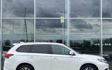 Mitsubishi Outlander III рестайлинг 3, 2022 год, 2 590 000 рублей, 7 фотография