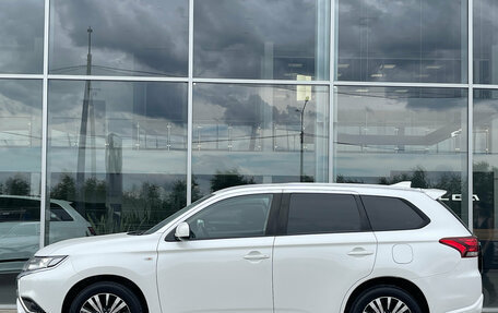 Mitsubishi Outlander III рестайлинг 3, 2022 год, 2 590 000 рублей, 8 фотография