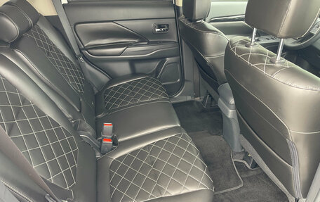 Mitsubishi Outlander III рестайлинг 3, 2022 год, 2 590 000 рублей, 16 фотография