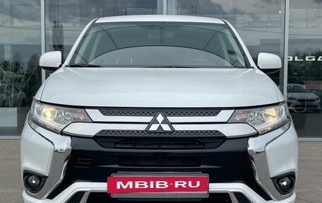 Mitsubishi Outlander III рестайлинг 3, 2022 год, 2 590 000 рублей, 2 фотография