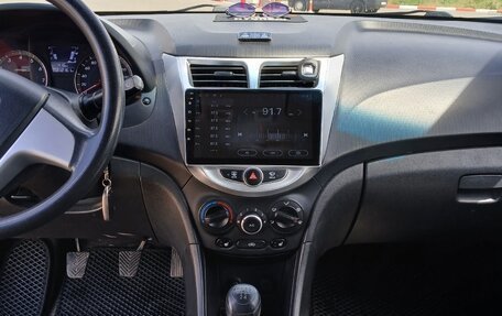 Hyundai Solaris II рестайлинг, 2011 год, 730 000 рублей, 3 фотография