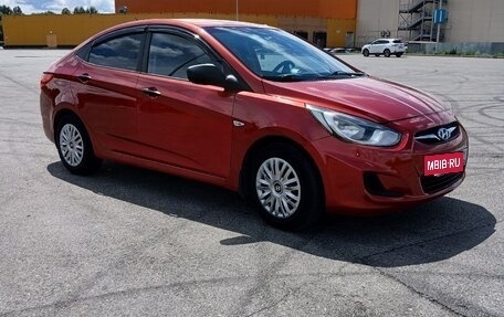 Hyundai Solaris II рестайлинг, 2011 год, 730 000 рублей, 2 фотография