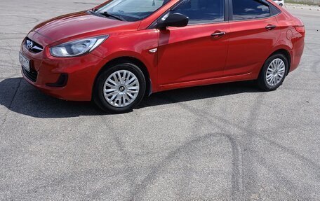 Hyundai Solaris II рестайлинг, 2011 год, 730 000 рублей, 6 фотография